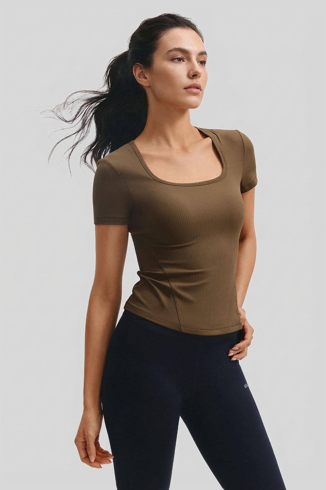 女性用ブラ内蔵シェイプウェアトップ HE014